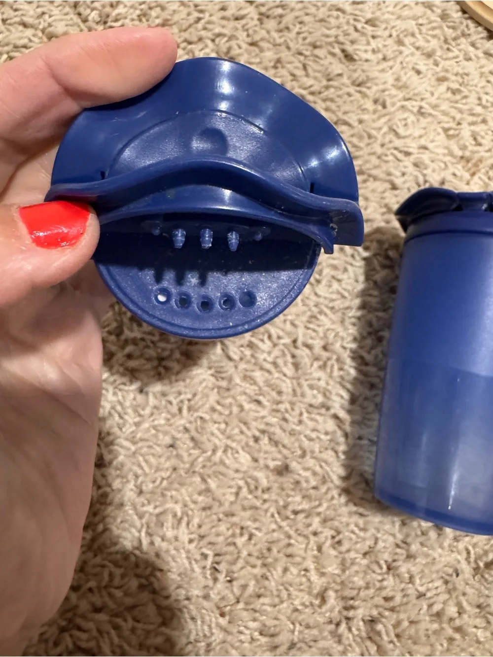 Vintage tupperware salt and pepper shakers #4923-A, 4924-A